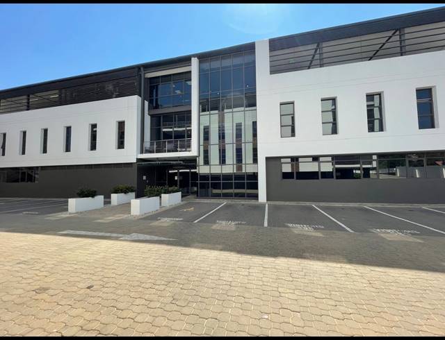 1,006M² OFFICE TO LET IN BRYANSTON